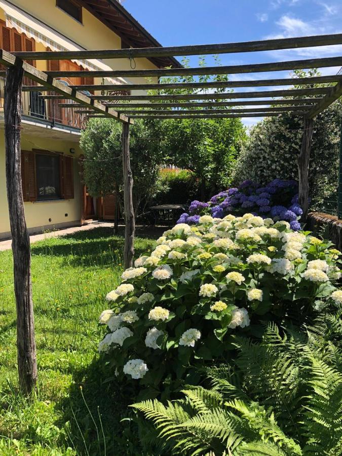 The Children Smile- With Private Garden Apartment Colico Ngoại thất bức ảnh
